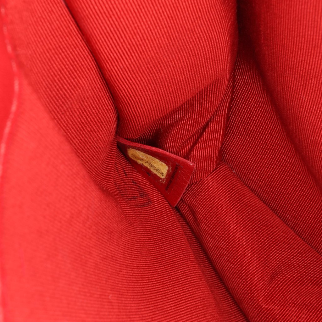 Chanel Small Quilted Calfskin and Caviar Chain Handle Flap - Detail 1