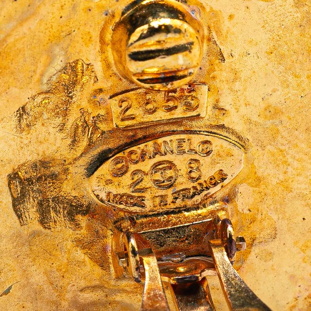 Chanel CC Gold Plated Round Clip On Earrings - Image 6