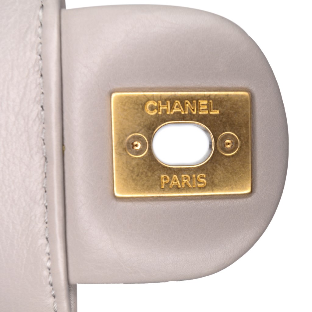 Chanel CC Quilted Lambskin Rounded Flap - Detail 2
