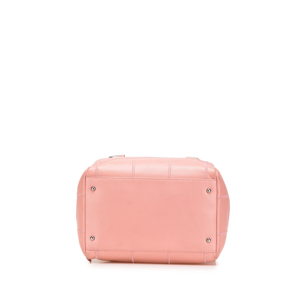 Chanel Small Choco Bar Caviar Shoulder Bag - Image 6