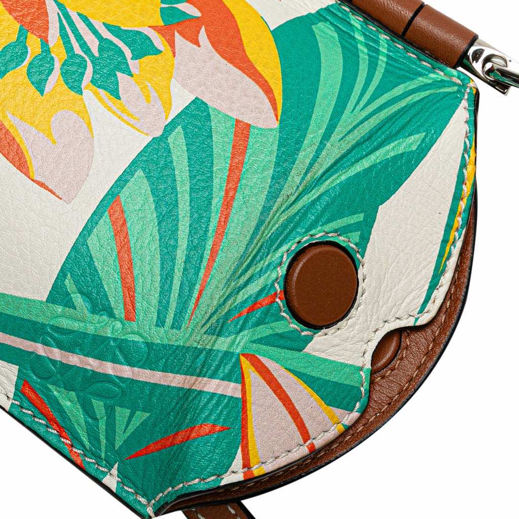 Loewe Paulas Ibiza Leather Waterlily Gate Pocket Crossbody - Detail 2