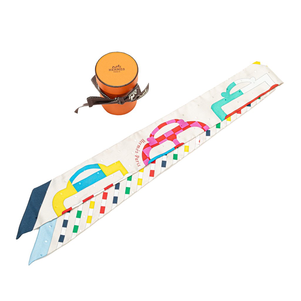Hermès Bouclerie Moderne Plumetis Silk Twilly Scarf - 5