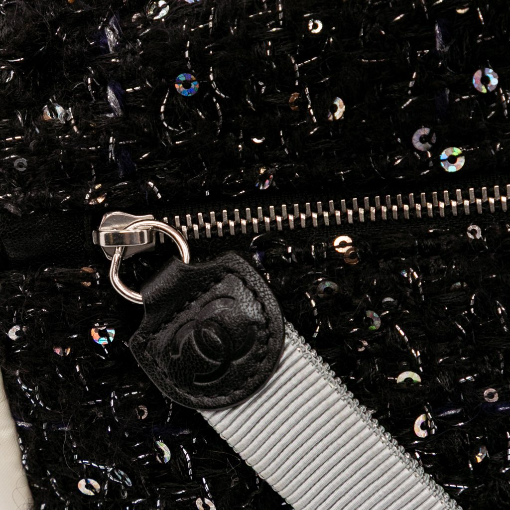 Chanel Bicolor Tweed and Nylon Astronaut Essentials Flap - Detail 2