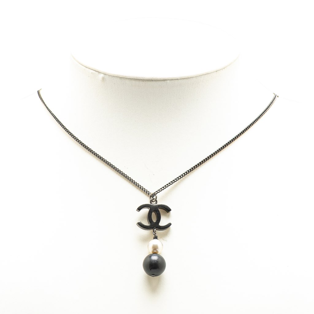 Chanel Silver CC Faux Pearl Pendant Necklace - 4