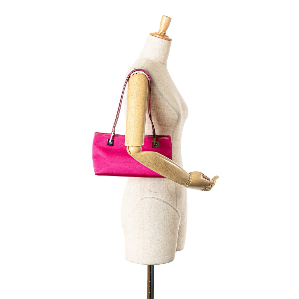 Gucci Satin Shoulder Bag - Image 13