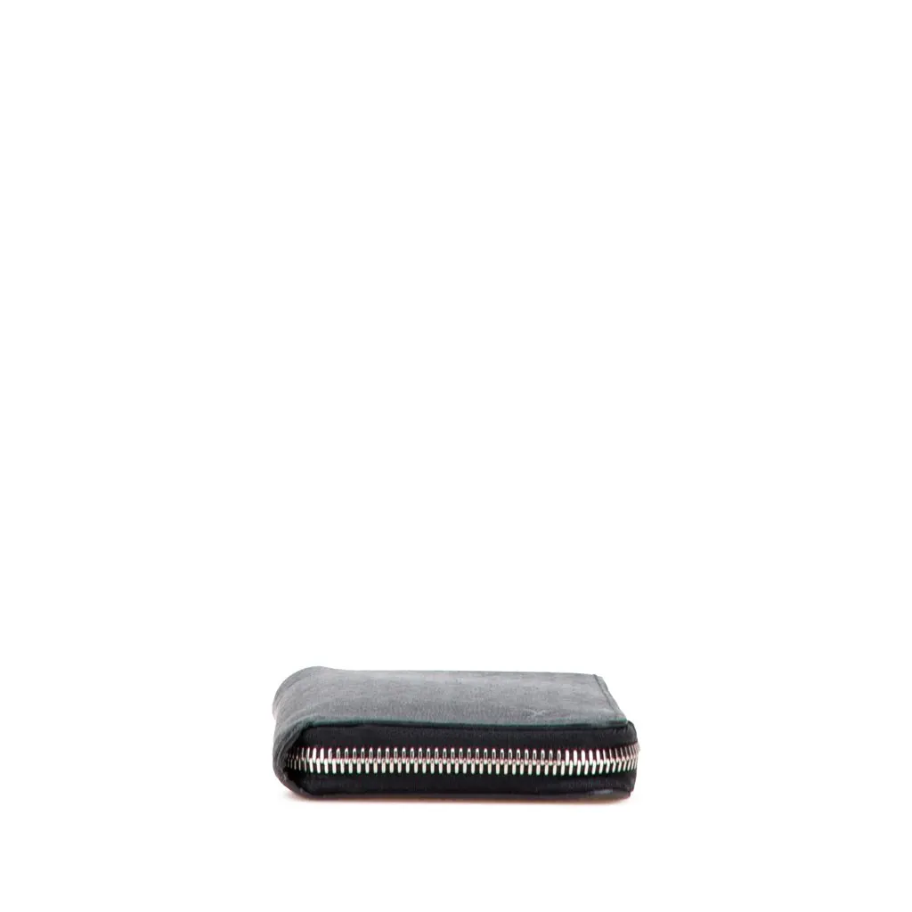 Louis Vuitton Taiga Zippy Vertical Long Wallet Black Leather Good - Inside View