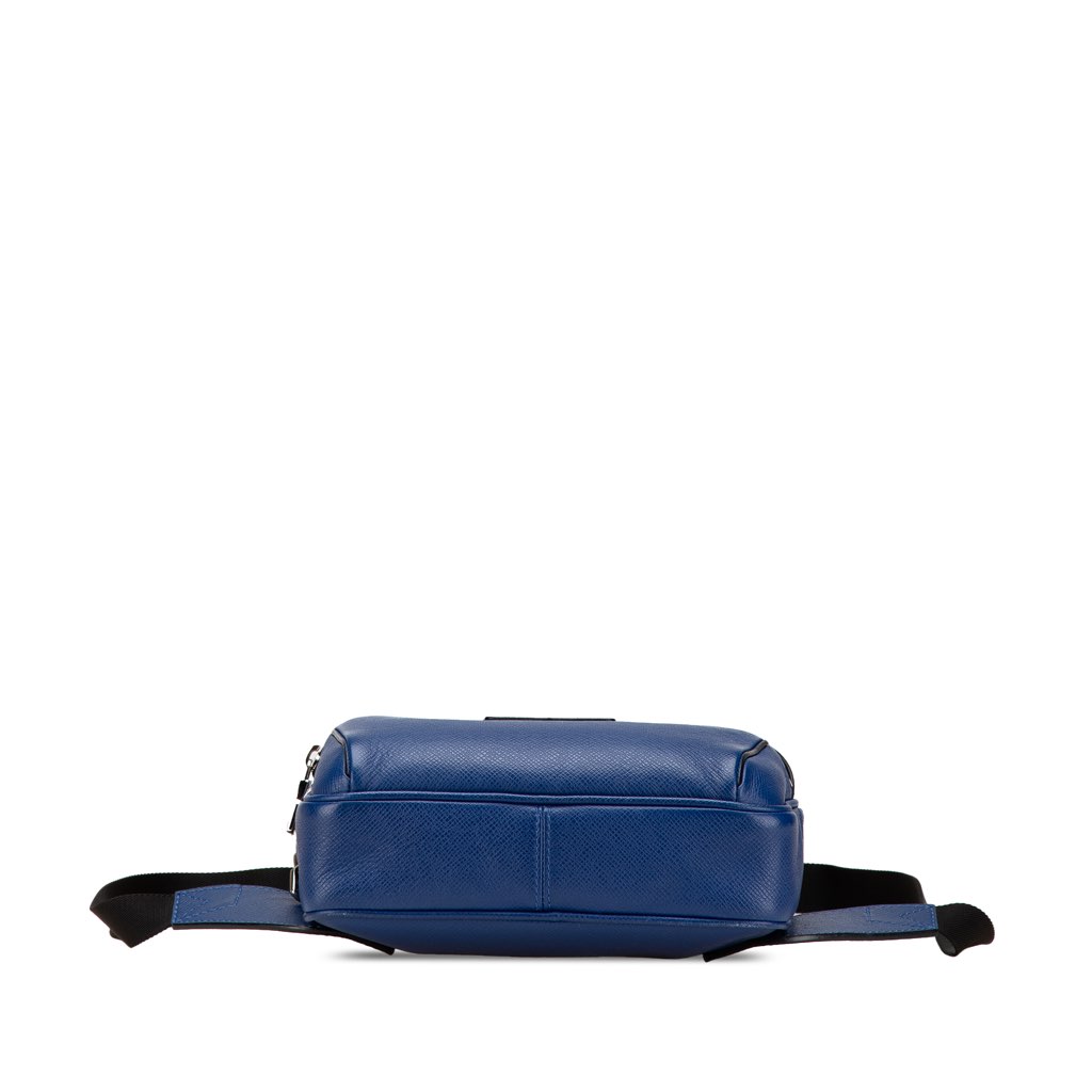 Louis Vuitton Taiga Outdoor Bumbag - 3