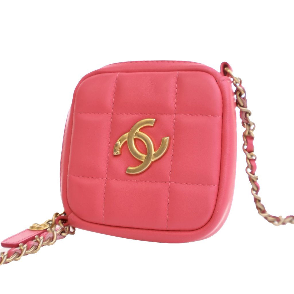 Chanel CC Lambskin Diamond Clutch with Chain - 4