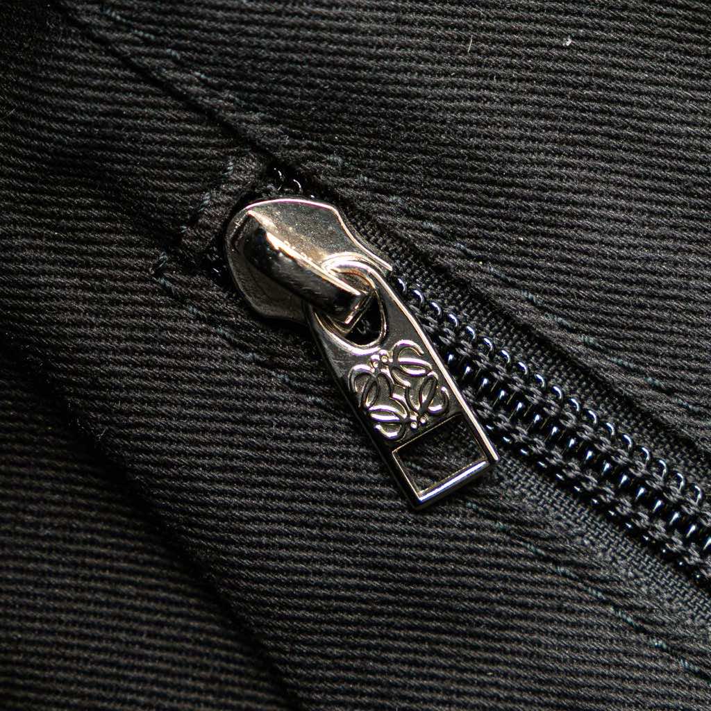 Loewe Anagram Canvas Messenger Bag - Detail 2