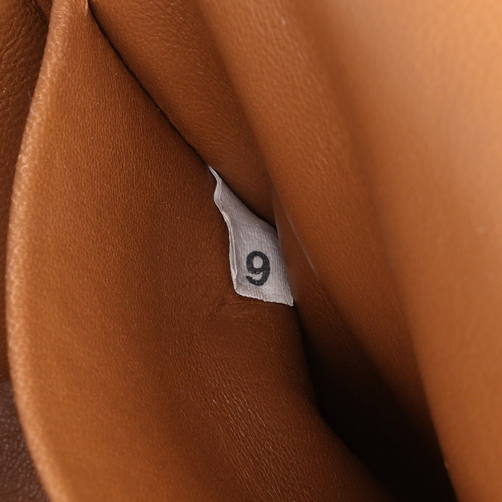 Prada Mini Vitello Daino Vanity Bag - Detail 2