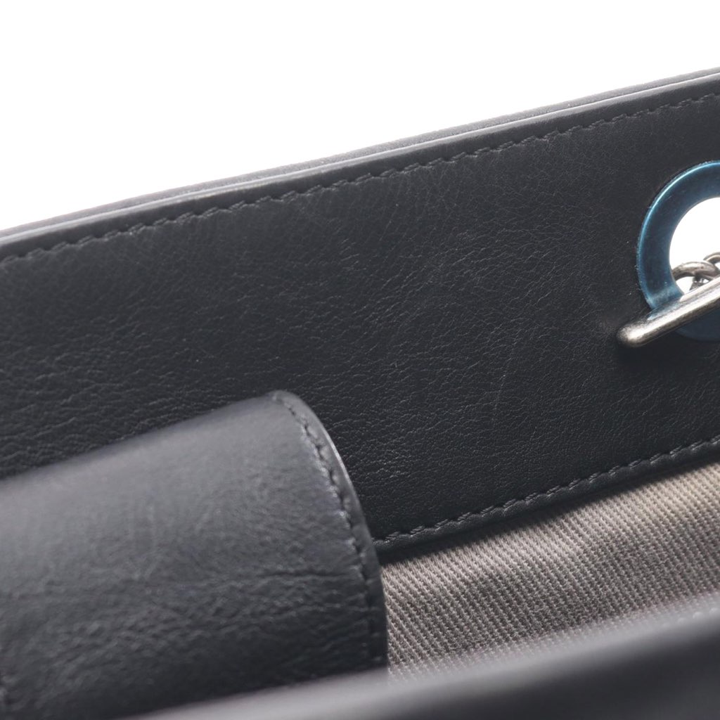 Chanel Medium CC Quilted Calfskin Stitch It Tote - Image 10