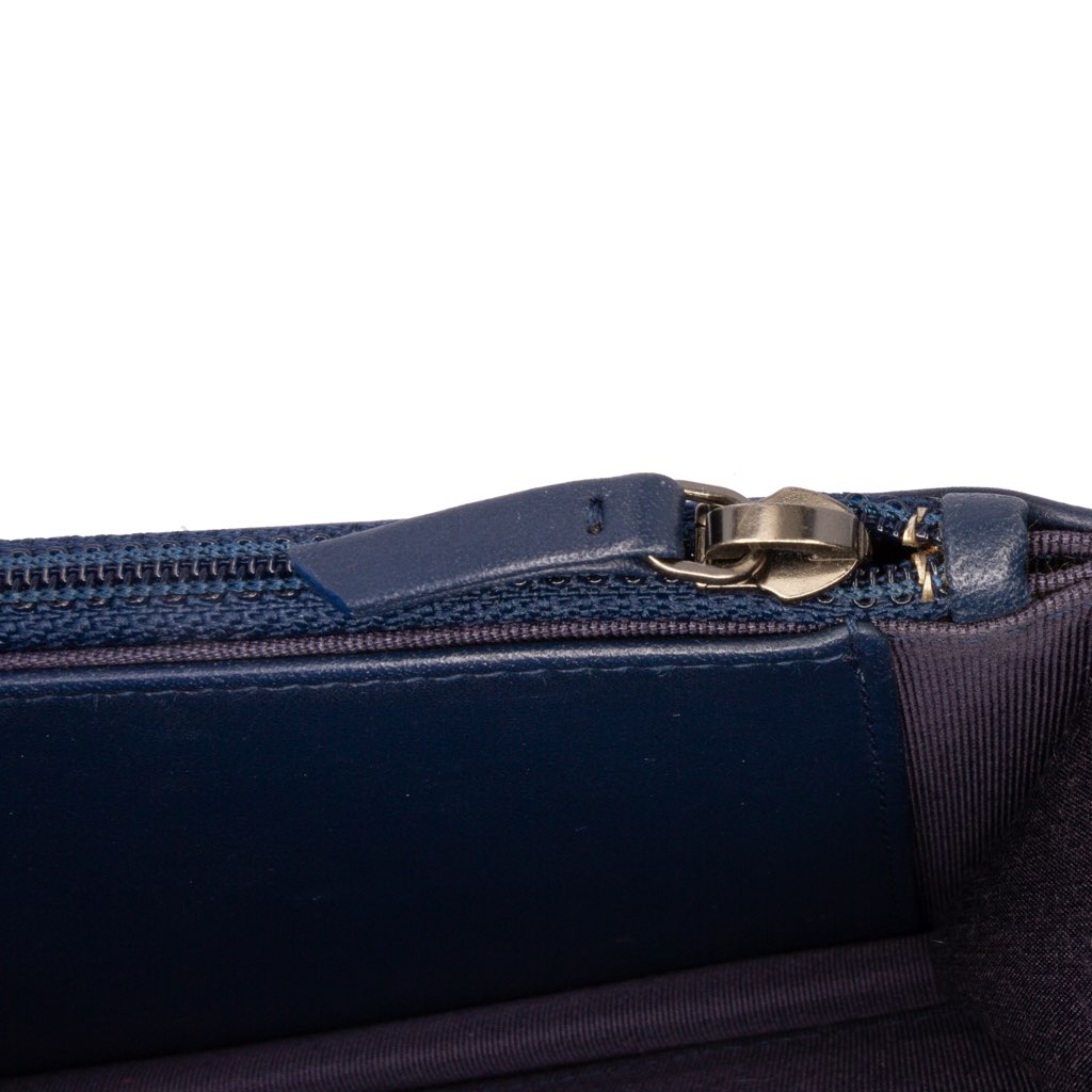 Chanel Quilted Aged Calfskin Gabrielle Wallet On Chain - Detail 1