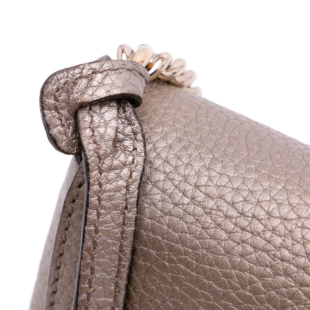 Gucci Medium Metallic Leather Soho Chain Flap Crossbody - Image 13