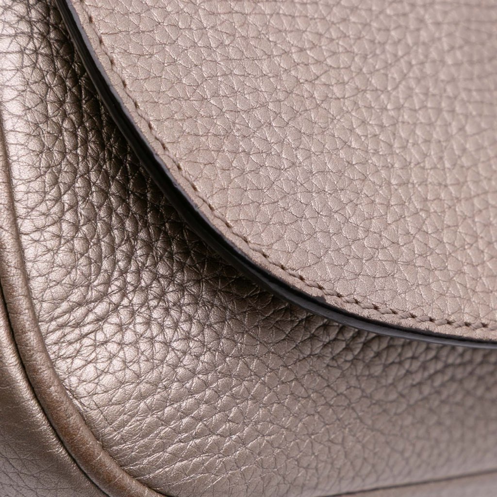 Gucci Medium Metallic Leather Soho Chain Flap Crossbody - Detail 2