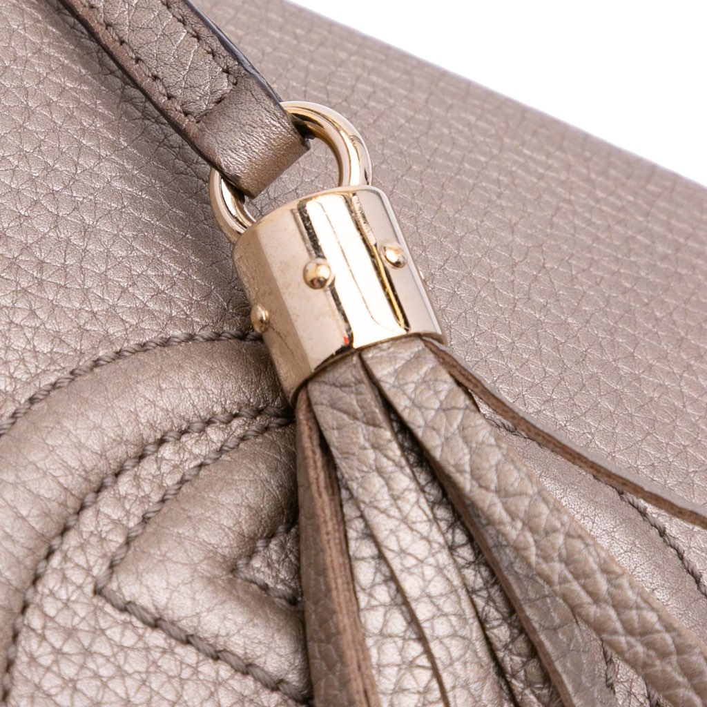 Gucci Medium Metallic Leather Soho Chain Flap Crossbody - Image 10