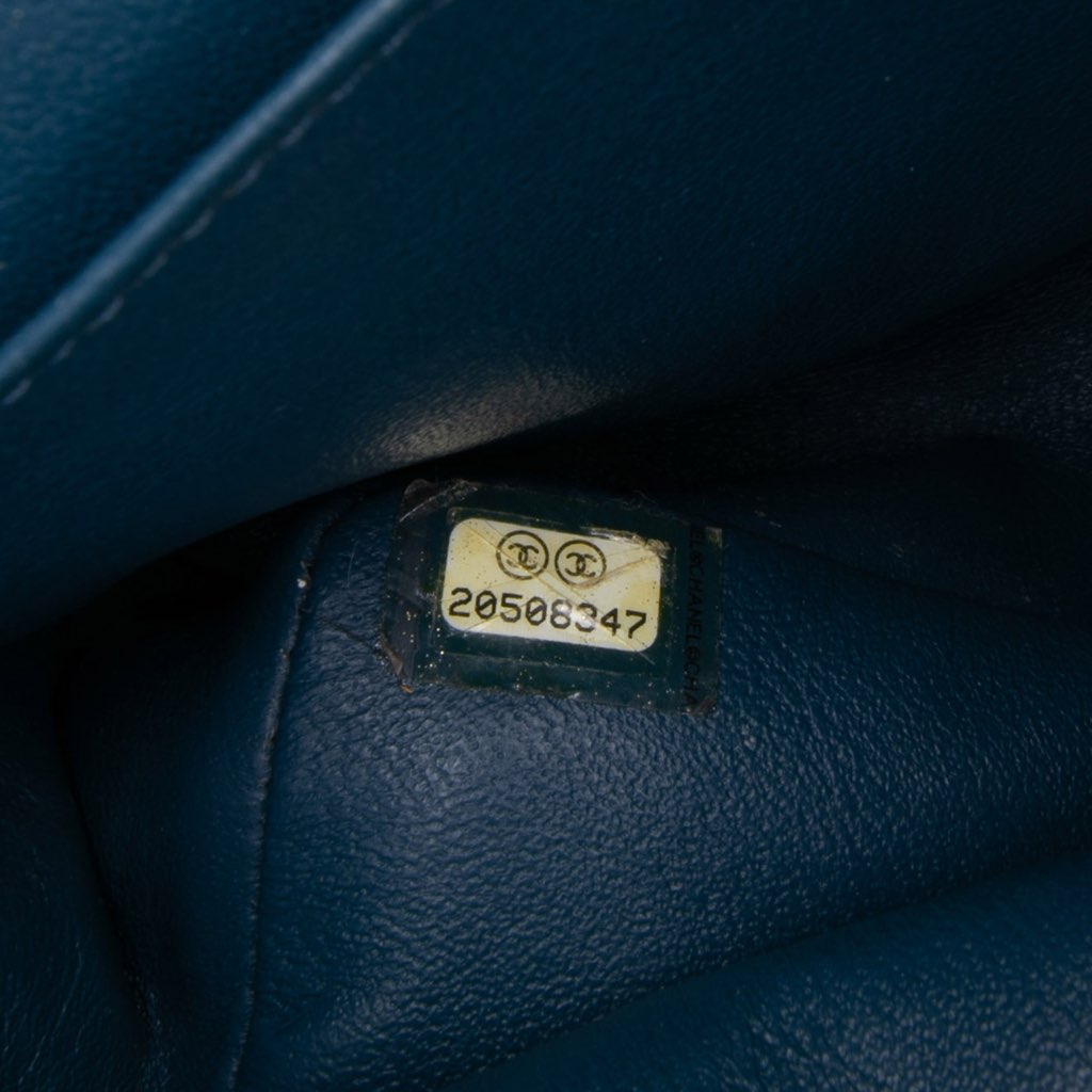 Chanel Medium Classic Caviar Double Flap - Detail 1