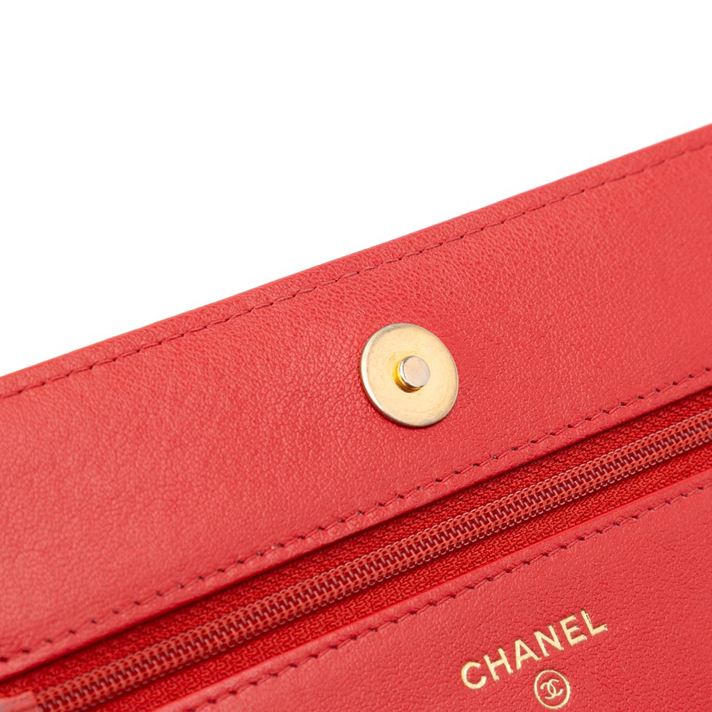 Chanel Quilted Lambskin 19 Wallet on Chain - Detail 2