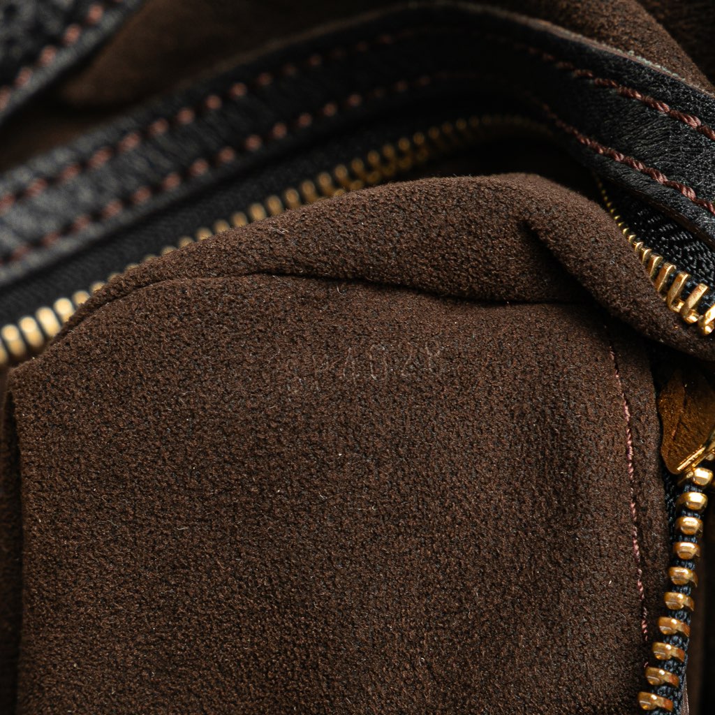 Louis Vuitton Monogram Mahina L - Detail 1