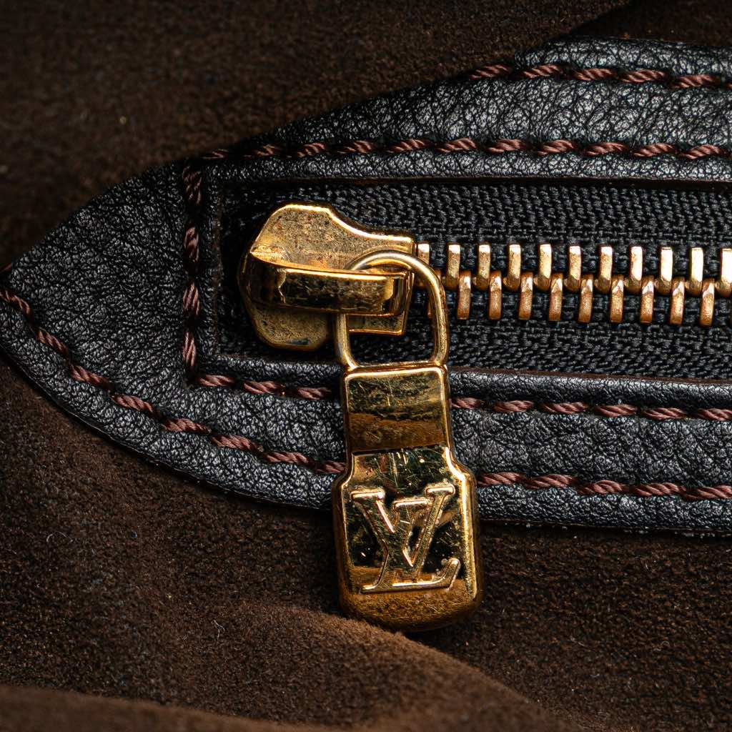 Louis Vuitton Monogram Mahina L - Detail 2