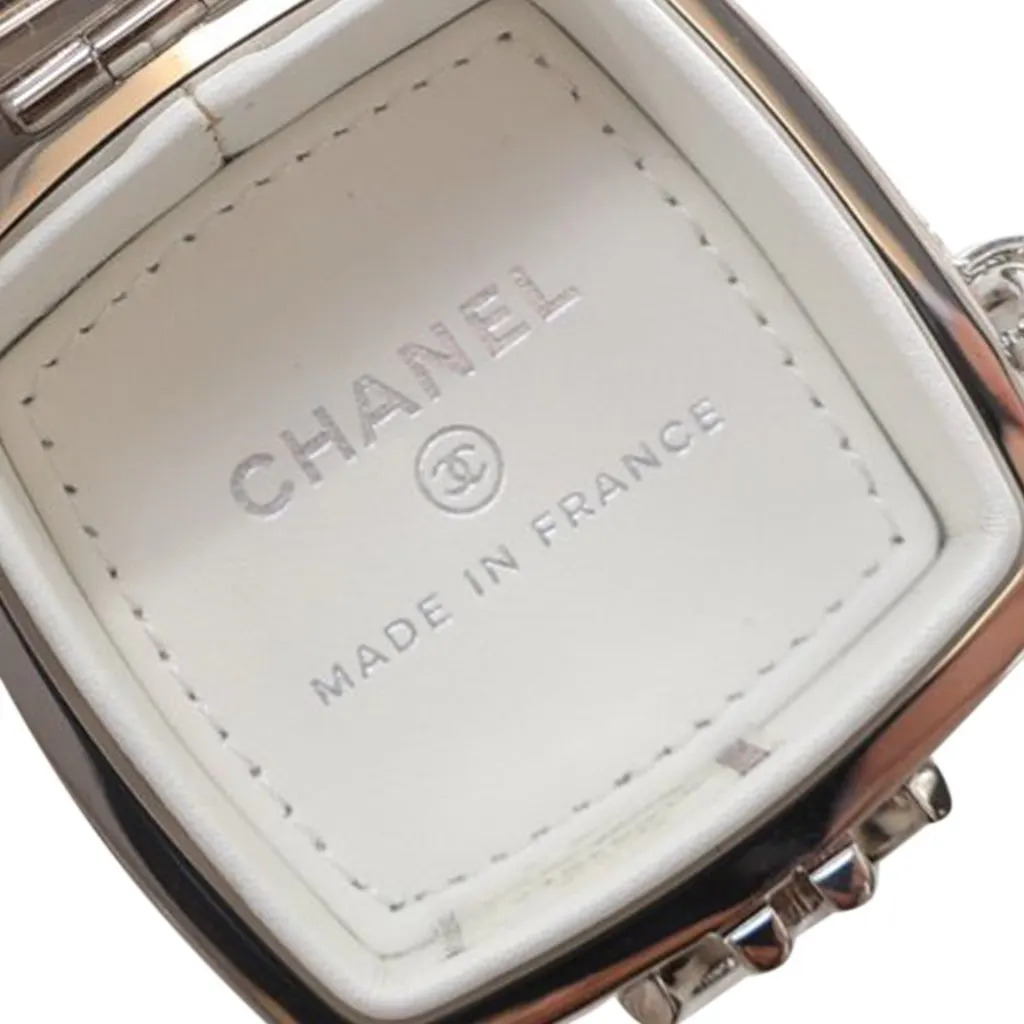 Chanel Patent Goatskin Make-Up Box Clutch With Chain White Leather Very good - Box View