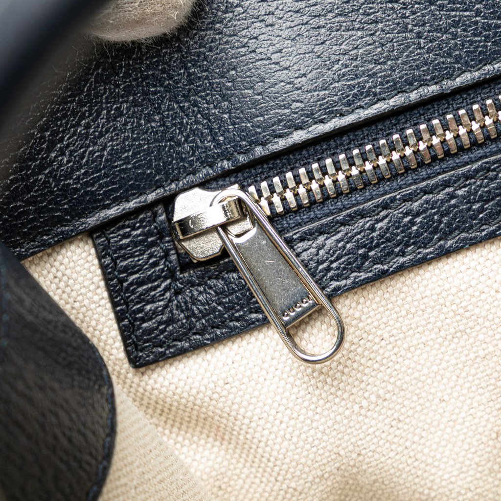 Gucci Small GG Canvas Interlocking G Tote - Detail 2