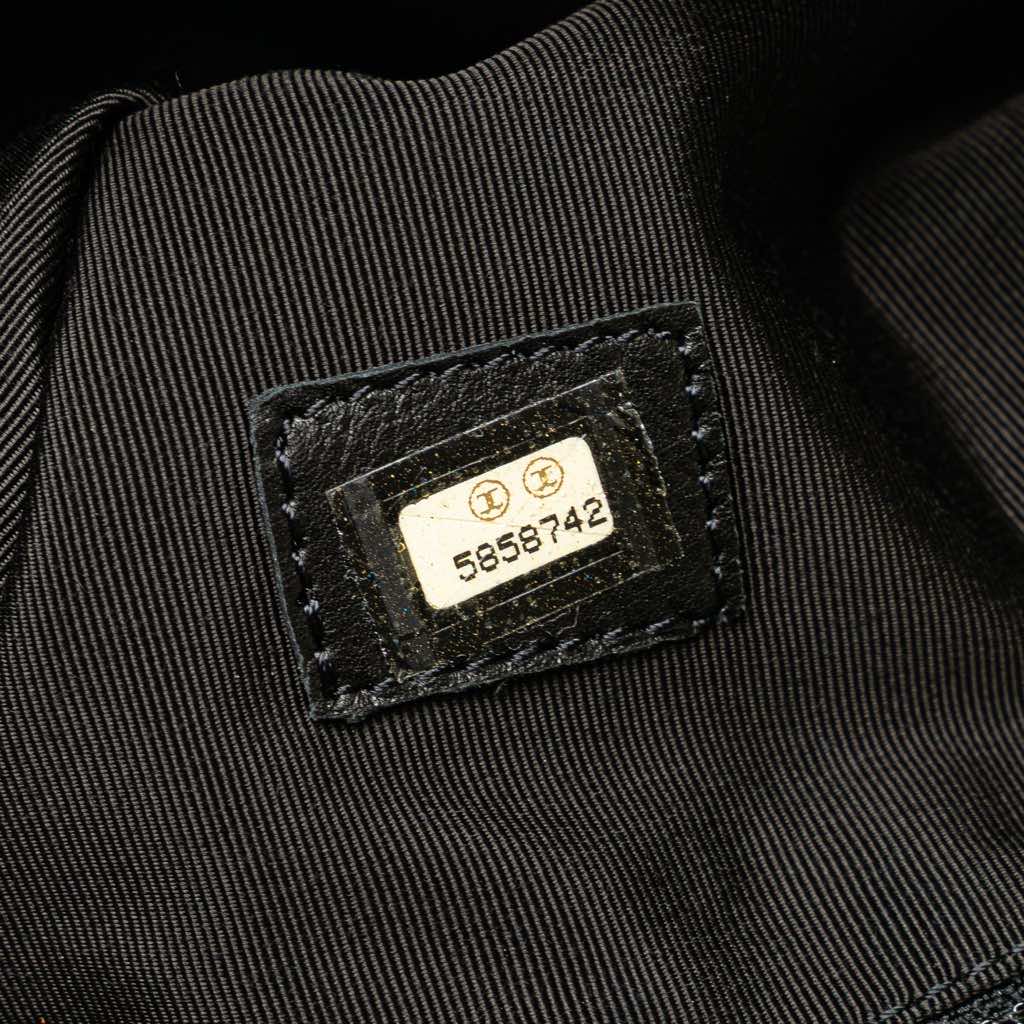 Chanel Lambskin Messenger Bag - Detail 1