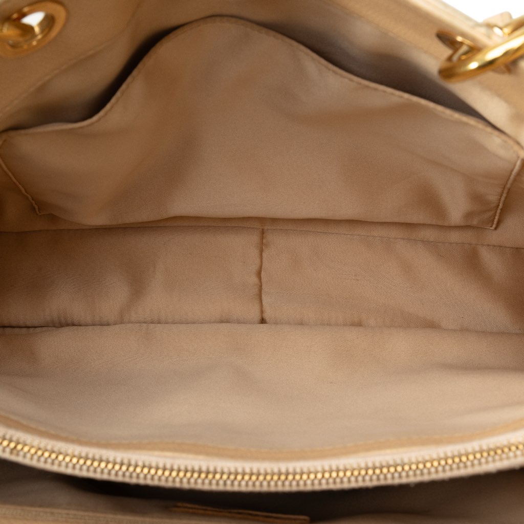 Chanel Caviar Grand Shopping Tote - Detail 1