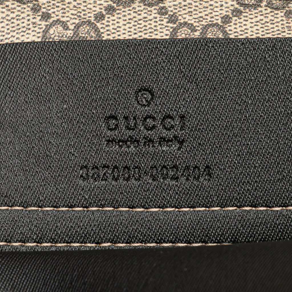 Gucci Large GG Supreme Clutch - 5
