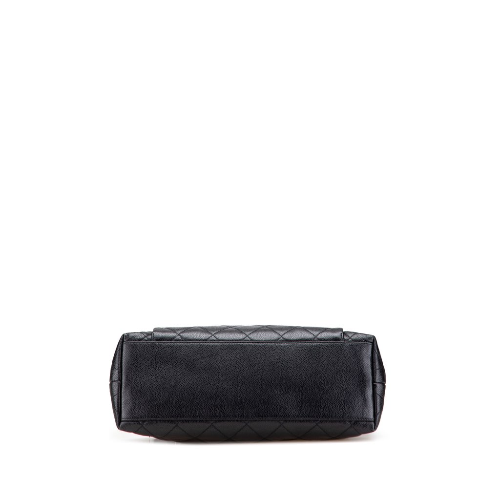 Chanel CC Quilted Caviar Front Pocket Shoulder Bag - Image 6