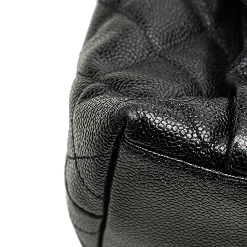 Chanel CC Quilted Caviar Front Pocket Shoulder Bag - Image 11