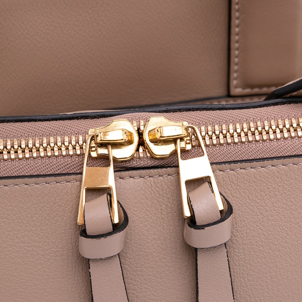 Loewe Anagram Leather Zipper Bag - Image 10