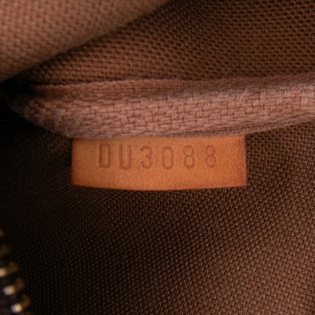 Louis Vuitton Monogram Mini Pochette Accessoires - Detail 1
