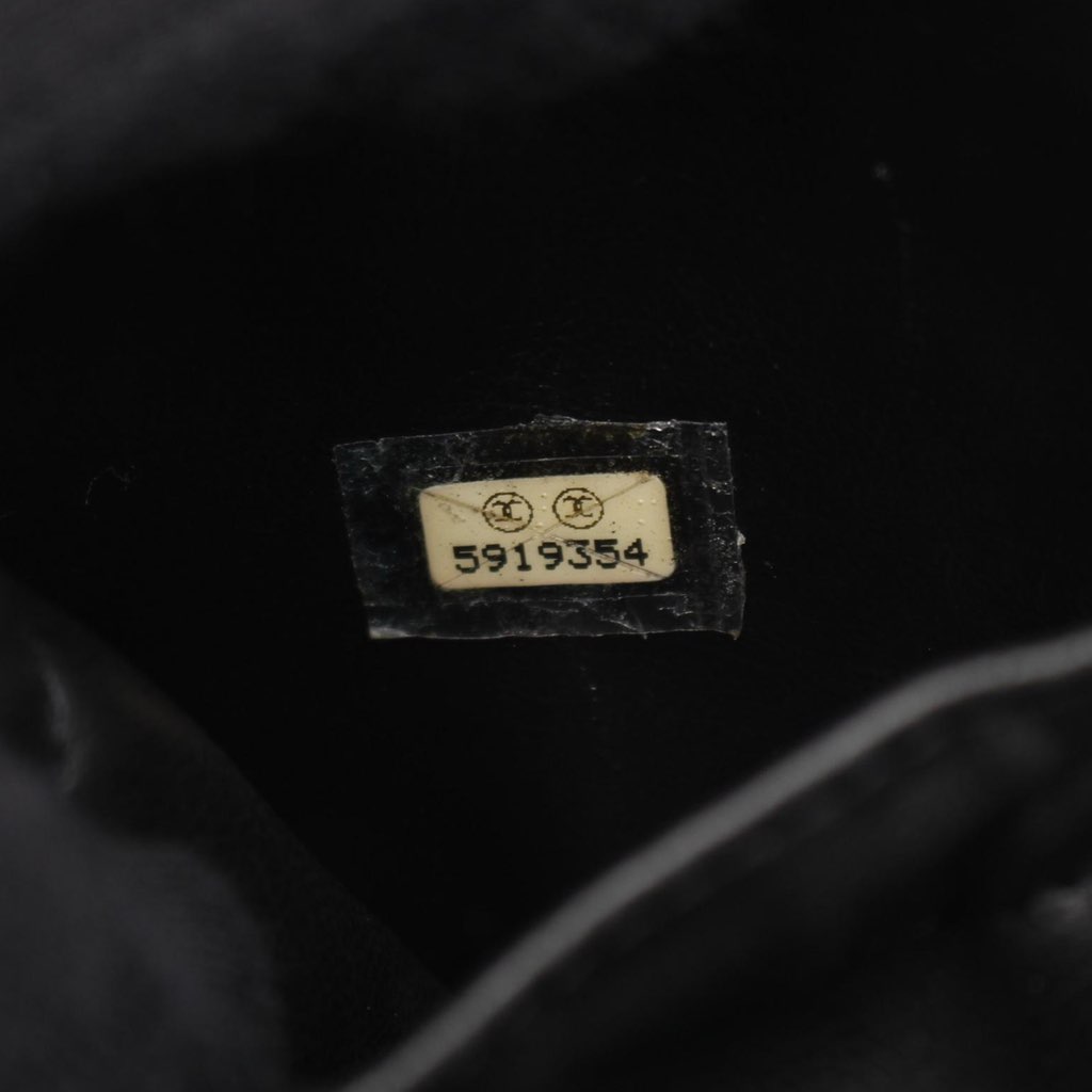 Chanel CC Caviar Vanity Case - Detail 1