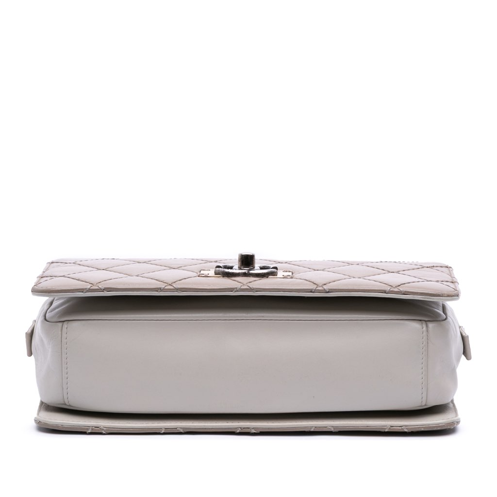 Chanel Quilted Calfskin Day Trip Flap - Image 6