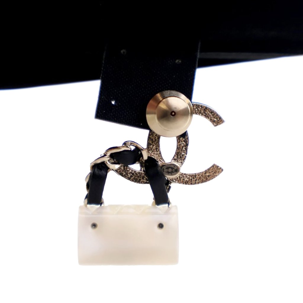 Chanel Gold Plated Enamel CC Quilted Flap Brooch - 5