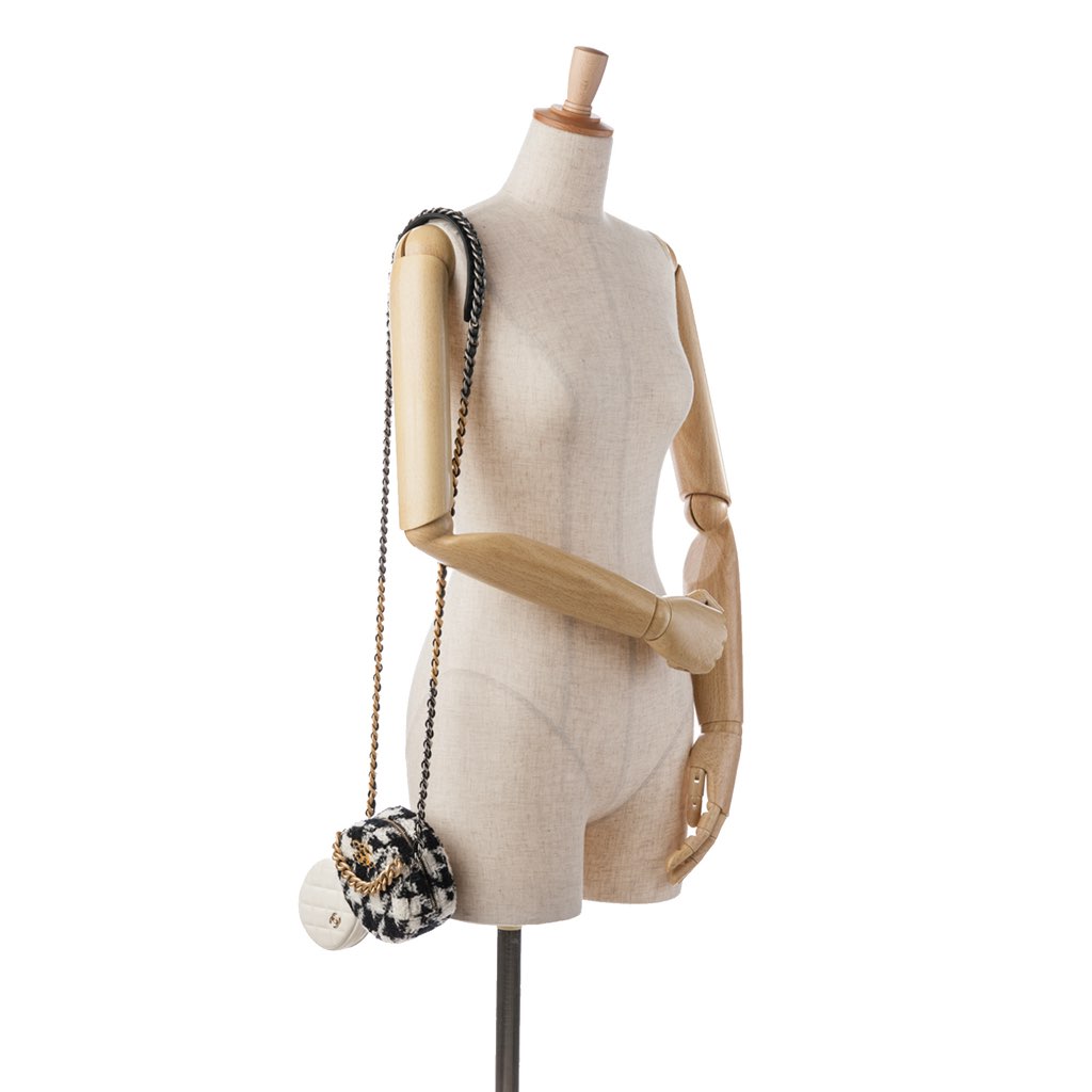 Chanel Tweed 19 Round Clutch with Chain - Image 14