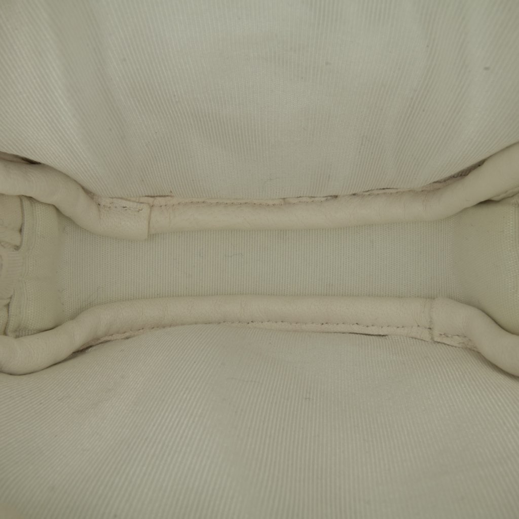 Chanel Tweed 19 Round Clutch with Chain - Detail 2