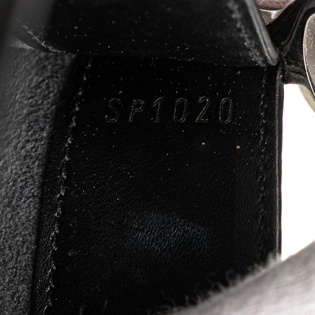 Louis Vuitton Epi Demi Lune Pochette - Detail 1