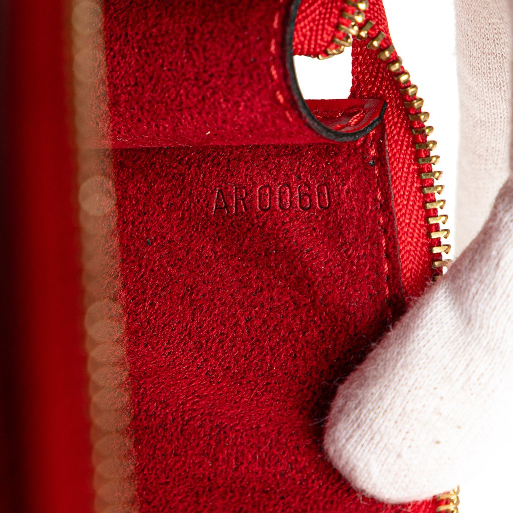 Louis Vuitton Epi Pochette Accessoires - Detail 1