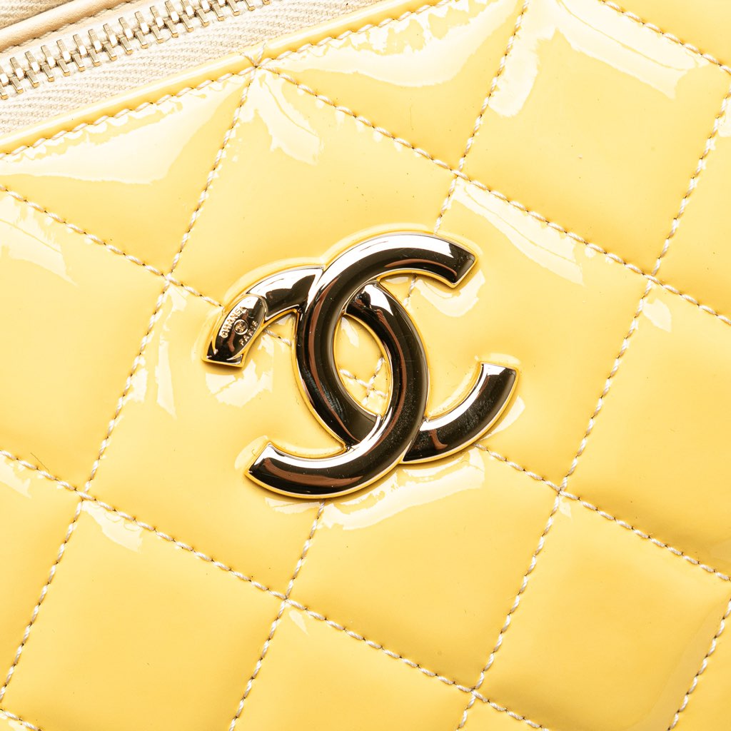 Chanel Quilted Patent Chain Double Zip Crossbody - Image 14