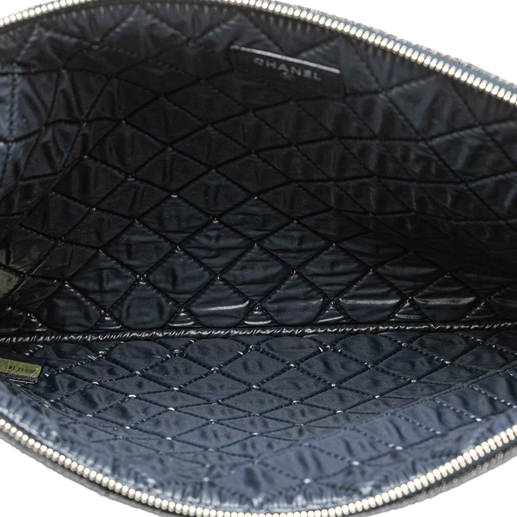 Chanel Large Denim Deauville O Case Clutch - 4