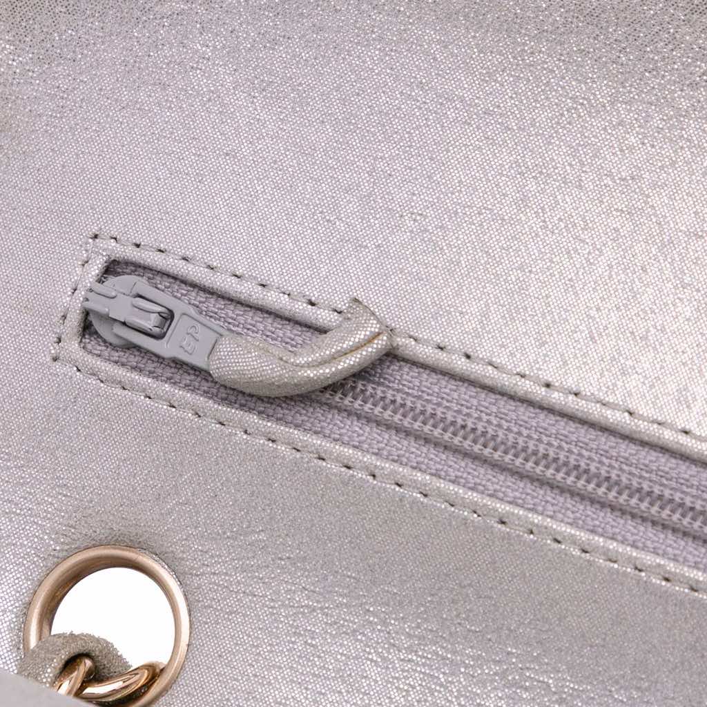 Chanel Medium Classic Iridescent Lambskin Double Flap - Detail 2
