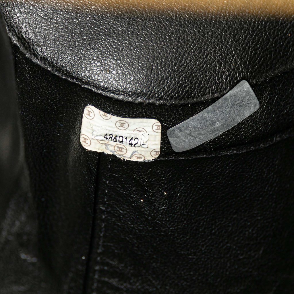 Chanel Quilted Lambskin Shoulder Bag - Detail 2