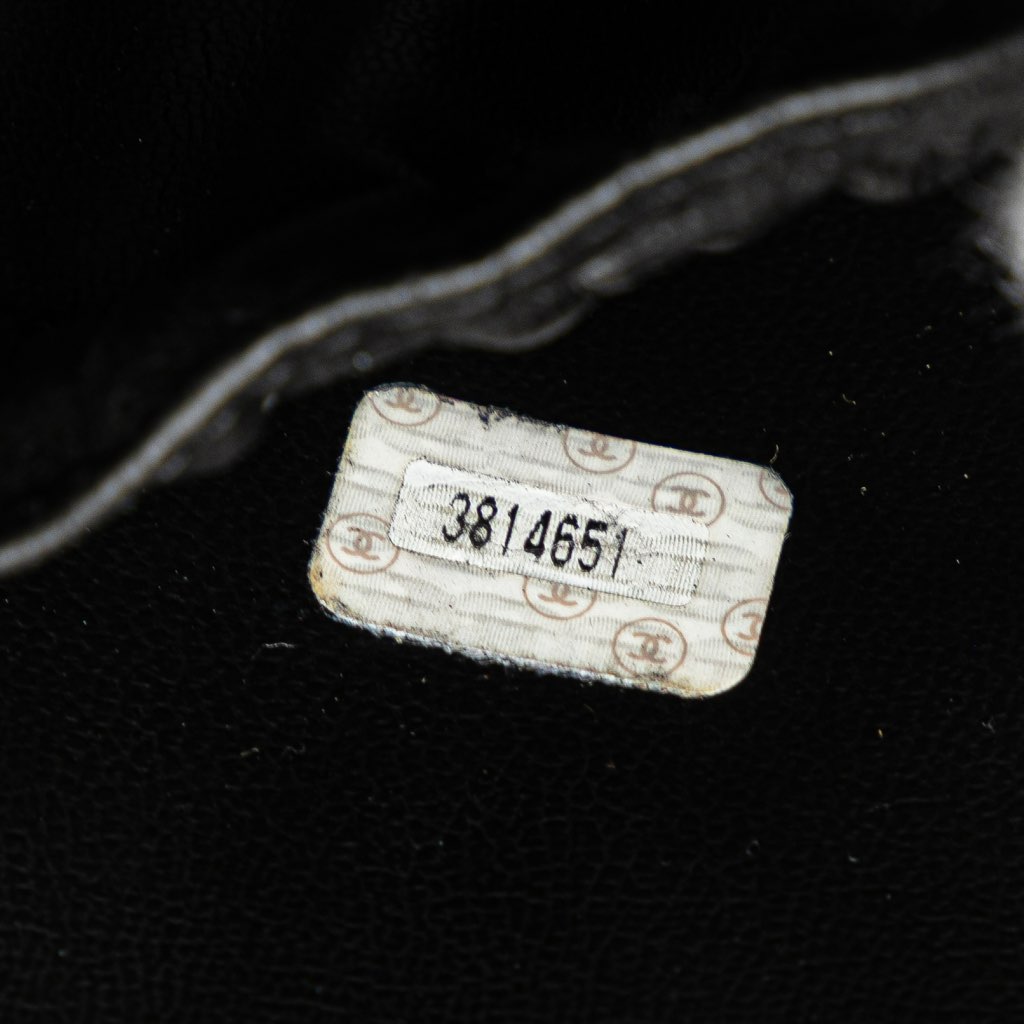 Chanel CC Caviar Vanity Case - Detail 1