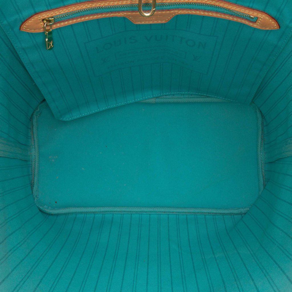 Louis Vuitton Monogram V Neverfull MM - 4