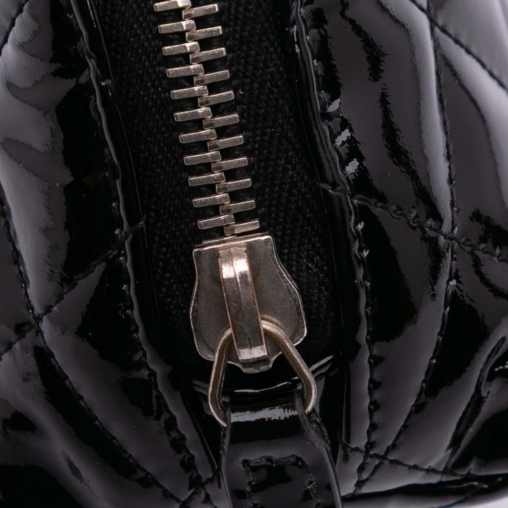 Chanel CC Quilted Patent Cosmetic Pouch - 4