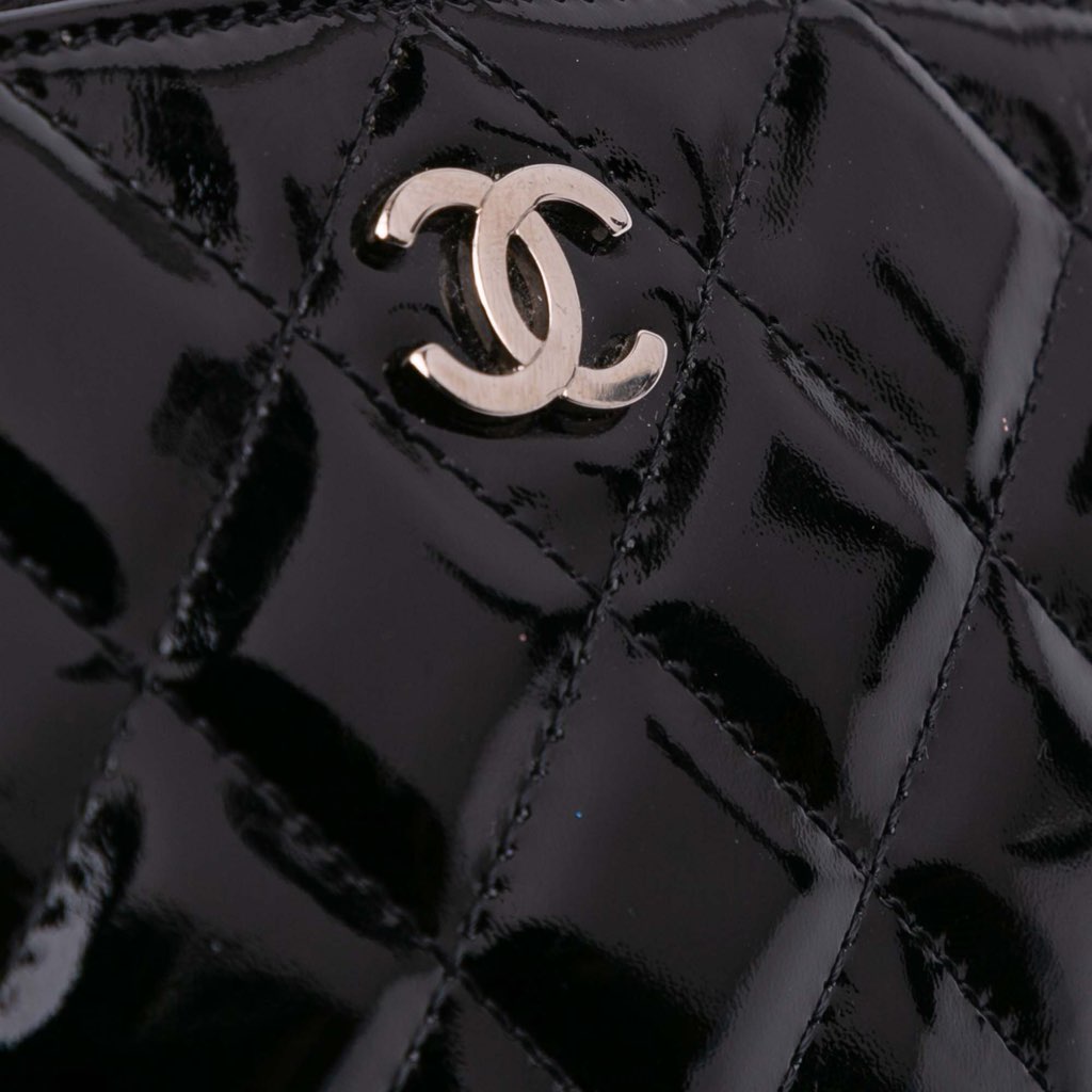 Chanel CC Quilted Patent Cosmetic Pouch - Detail 1