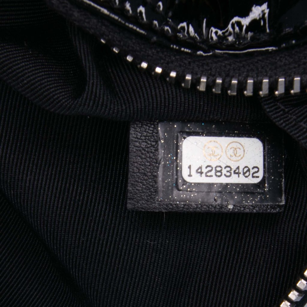 Chanel CC Quilted Patent Cosmetic Pouch - Image 12