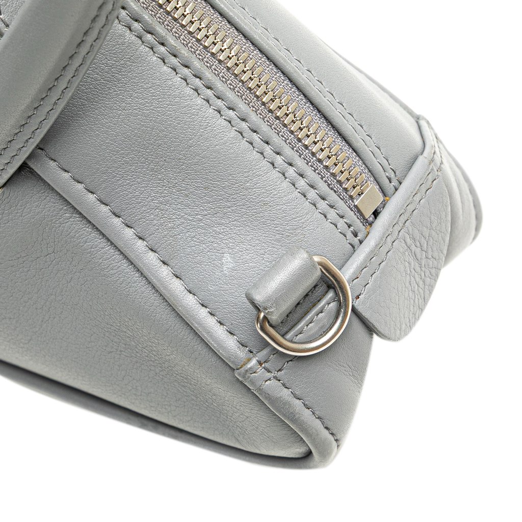 Balenciaga Medium Leather Triangle Duffle Bag - Detail 2
