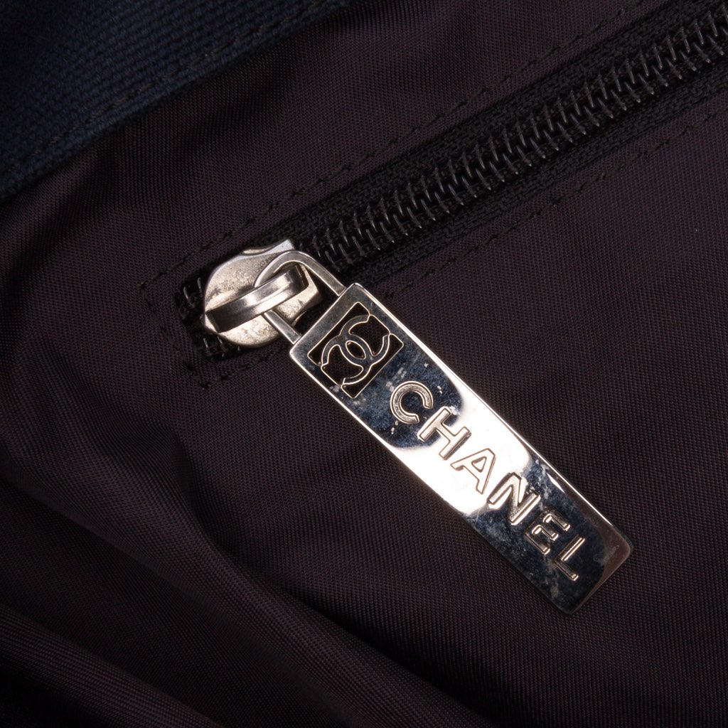 Chanel CC Quilted Cotton and PVC Punching Tote - Detail 1